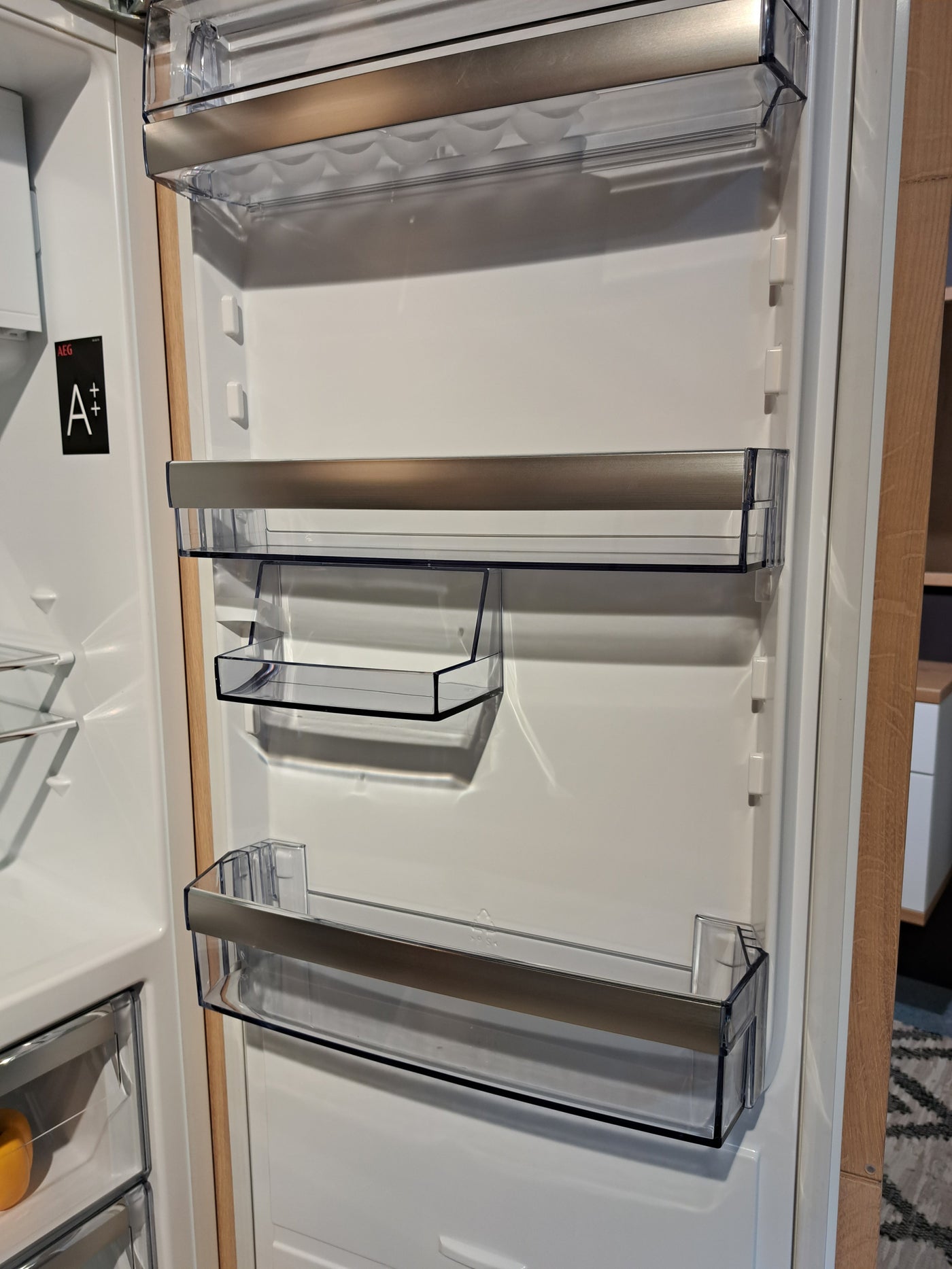 AEG SFE 81426 ZC  Einbau-Kühlschrank mit Gefrierfach Schöne Deko