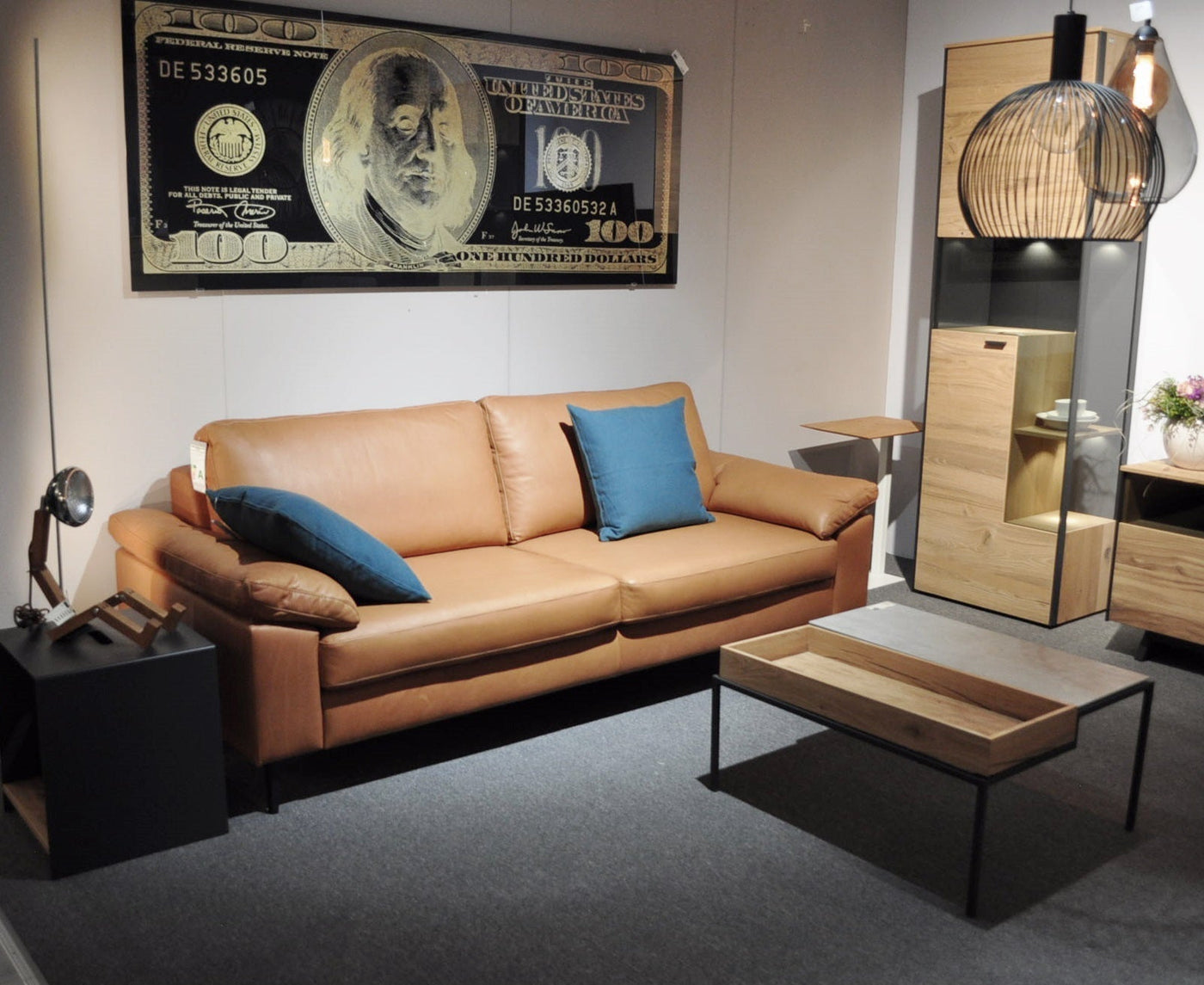 Echt Leder Sofa / Couch 2 Sitzer mit Metall-füße in braun Schöne Deko