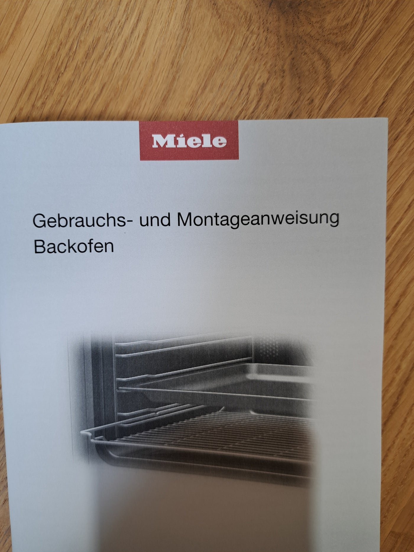 MIELE Einbau-Backofen H 7840 BP Obsidianschwarz / AUSSTELLUNGSSTÜCK Schöne Deko