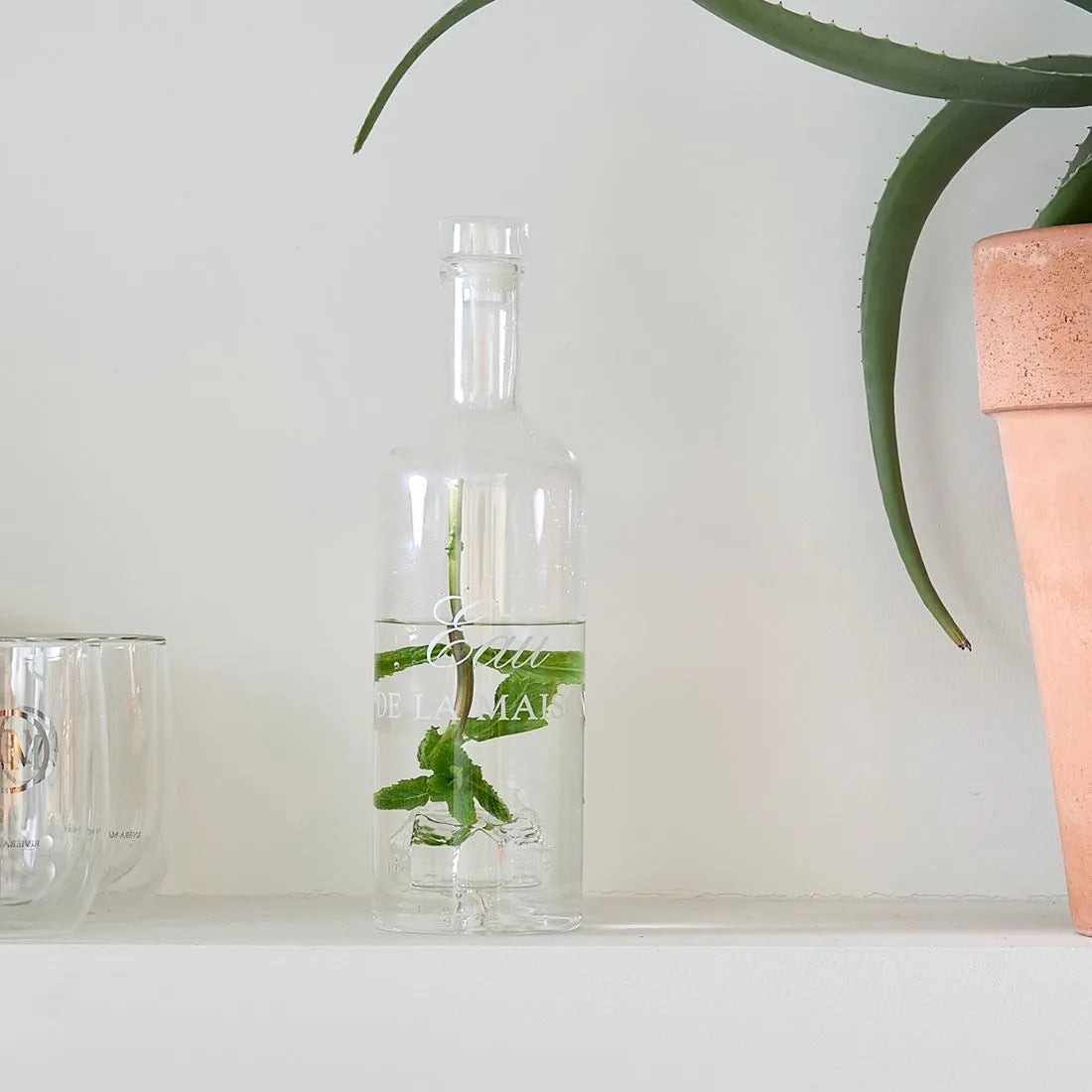 RM Karaffe Glasflasche mit Glashaus am Boden Eau De La Maison Schöne Deko