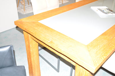 Holztisch