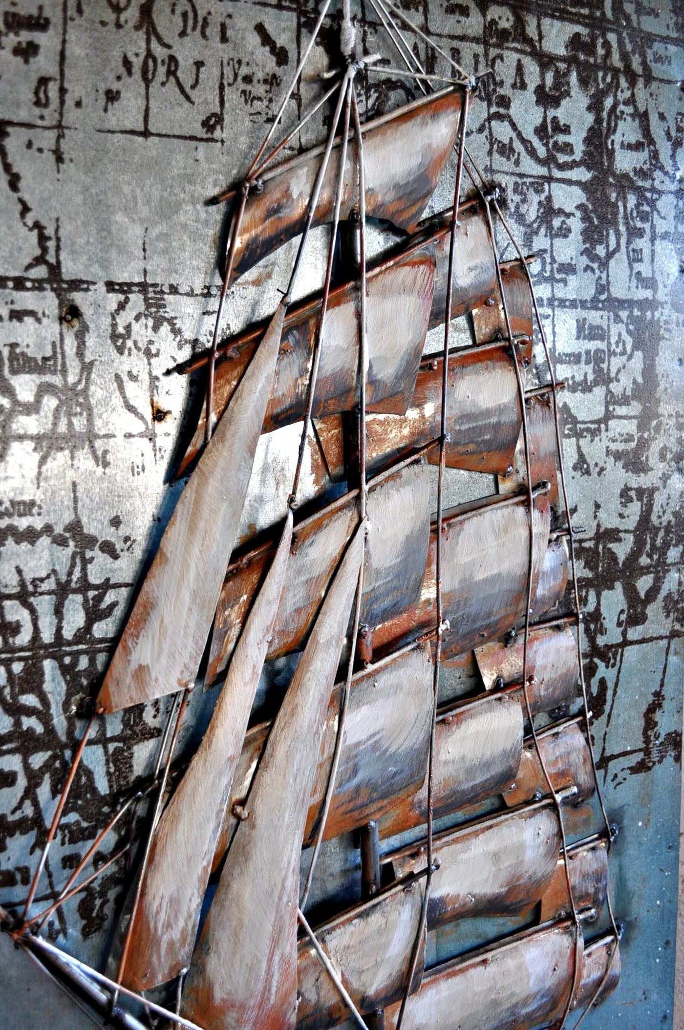 Wandbild aus Metall "Segelschiff mit Weltkarte auf dem Meer 100 x 60 cm Schöne Deko