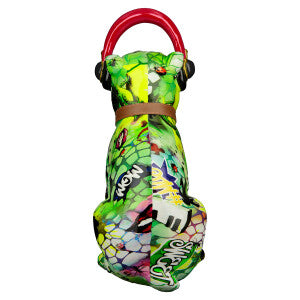 Mops "Street Art" sitzend, mehrfarbig